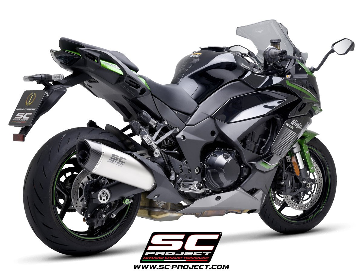 Kawasaki_Ninja-1000SX_my2023_SC1R-Titanio_3-4Posteriore 1