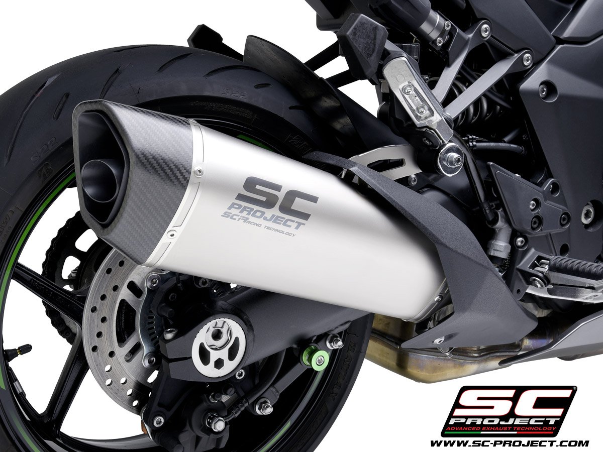 Kawasaki_Ninja-1000SX_my2023_SC1R-Titanio_3-4Posteriore 4